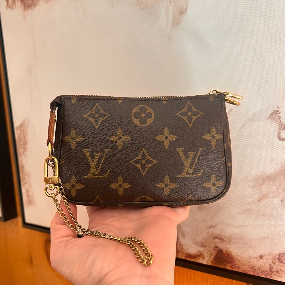 Louis Vuitton Mini Pochette Monogram
